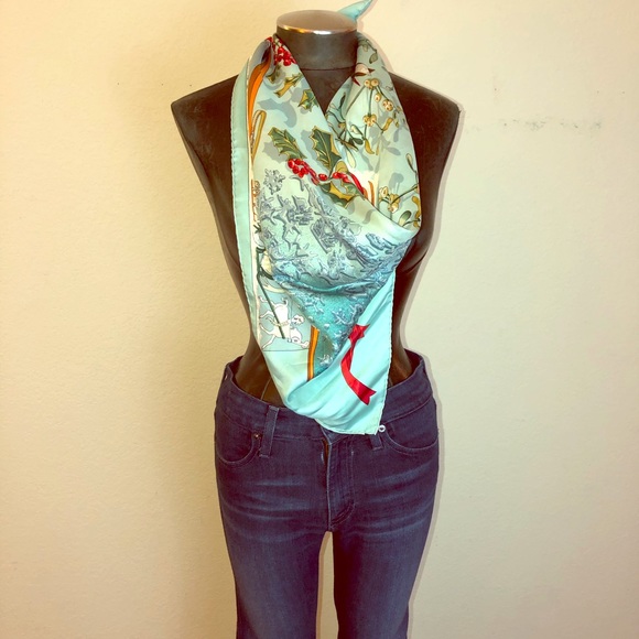 Hermes Accessories - *RARE* Hermes 1989 Neige D'Antan Silk Scarf